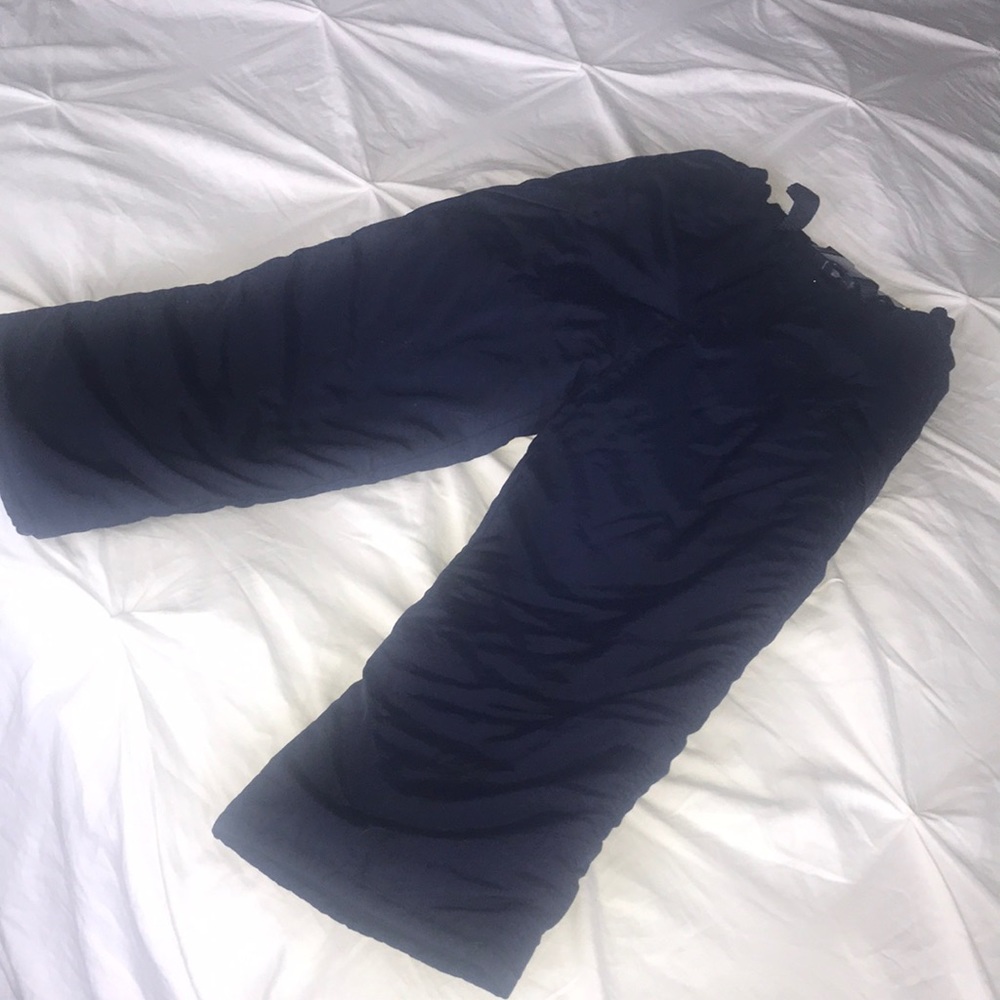 Navy blue out room snow pants. Size 4-5. Worn 1x